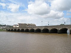 Puente medieval sobre el Taw