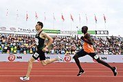 De Keniaan Jonathan Kitilit, op gang getrokken door 'haas' Bram Som, op weg naar de winst op de 800 m in 1.43,77 tijdens de FBK Games in 2018.