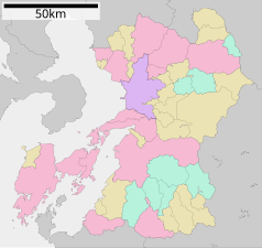 Mapa konturowa prefektury Kumamoto, u góry nieco na lewo znajduje się punkt z opisem „Arao”