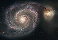 M51 나선은하. 왼쪽의 작은 은하는 NGC 5195이다.