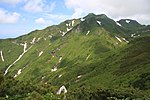 熊見峠から山頂を望む