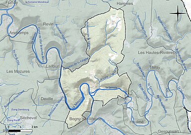 Carte en couleur présentant le réseau hydrographique de la commune