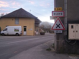 Vue de l'entrée principale de Bloye