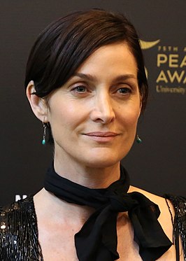 Moss tijdens de Peabody Awards in 2016