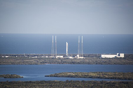 Vue du pas de tir de Cap Canaveral depuis l'intérieur des terres.