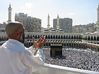 Peregrino en súplica en Al-Masjid Al-Haram en La Meca.