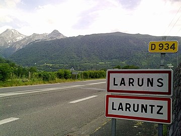 Panèus d'entrada de Laruntz