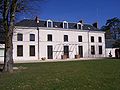 Façade du château des Longues Allées, Saint-Jean-de-Braye, avril 2010.