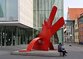 Escultura do artista, localizada em Ulm, Alemanha.