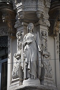 Sainte-Catherine (1866), Lyon, à l’angle de la rue Sainte-Marie-des-Terreaux et de la rue d'Algérie.