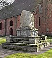 Gedenkstein an der Kirche