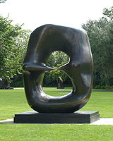 Oval with Points (1968-1970) - brons -, bij de Henry Moore Foundation, in Hertfordshire