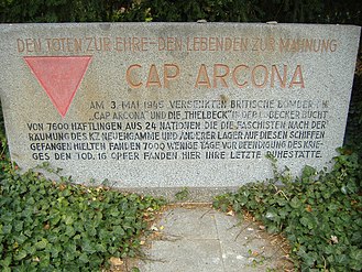 Massengrab für 16 Opfer und Ehrenmal für die Opfer der Cap Arcona auf dem Alten Friedhof in Klütz