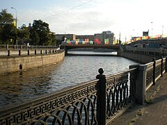 Desembocadura del Yauza en el Moscova a la altura del puente Maly Ústyinski