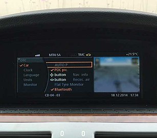 LCI iDrive showing settings menu.