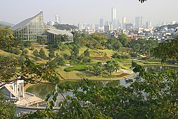 Yuntai Garden at the foothills of Baiyun Mountain