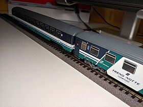 Riproduzione A.C.M.E. in scala H0 di una carrozza tipo UIC-X (revisione "Giubileo"), in livrea XMPR (ICN), destinata agli InterCity Notte (A.C.M.E. 50798).