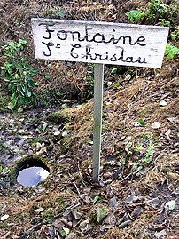 Fontaine Saint-Christau a la réputation de guérir l'eczéma et les maladies de peau[62].