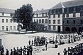 Procession à Pont-Croix vers 1920 (carte postale Villard).