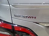 Emblem baru Crown untuk generasi kelima belas.