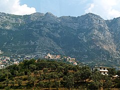 Juni: Kruja – Burg und Skanderbeg-Berge