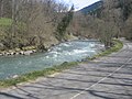 Pista ciclabla en riba d'Isèré que religa Bourg-Saint-Maurice a Aime.