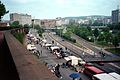 Flohmarkt auf der Franz-Josef-Röder-Straße neben der A 620 in Saarbrücken