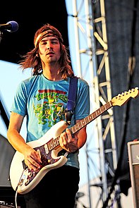 Kevin Parker tocando com o Tame em 2011