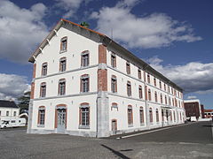 Bâtiment 103 devenu archives municipales.