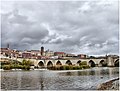 Zicht op Tordesillas en de brug over de Douro