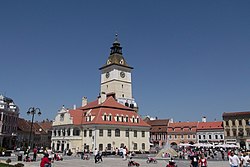 Piaţa Sfatului, la piazza principale del centro storico.