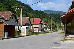 The main street in the village of Omastiná