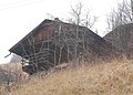 Abitazione locale di legno e pietra