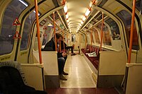 Fahrzeug der 2. Generation der Glasgow Subway mit abgeschrägten Seitenwänden zur Anpassung an das Tunnelprofil