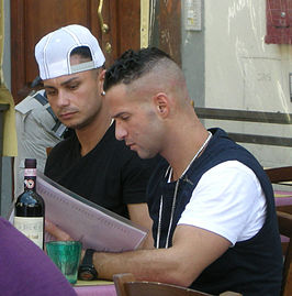 Paul "DJ Pauly D" DelVecchio en Mike "The Situation" in Florence, mei 2011.