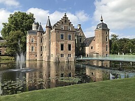 Kasteel Ruurlo met glazen brug (zomer 2021)