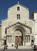 St. Trophime, Fassade