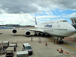 nyeste varianten av boeing 747 serien lansert i 2011 med Lufthansa