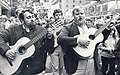 En 1965 avec Fred Åkerström (en) et Gösta Cervin (sv) dans une marche de protestation contre la guerre du Vietnam