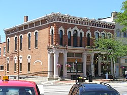 Chardon Courthouse Square District