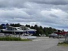 Tarmac de l'aérodrome de Lac-à-la-Tortue[8], chemin de la Vigilance