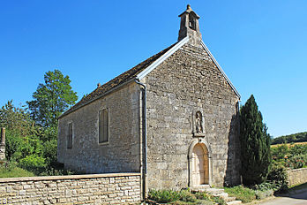 Façade datée et statue :