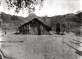 Hut and storehouse. Photo: E. Nordenskiöld 1913-1914.