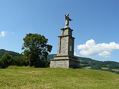 Statue du Sacré-Cœur veillant sur Orbey.