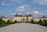 Drottningholms slott (kungaparets bostad sedan 1981)