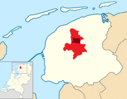 Kommunens läge (röd) och staden (mörkröd) i provinsen Friesland.