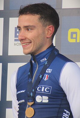 Lelandais als derde op het U23 podium, na het EK veldrijden 2023.