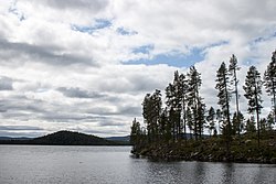 A Storuman-tó az északi végéhez közel, Slussforsnál