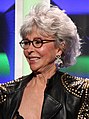 Rita Moreno, interprete dell'insegnante di ginnastica di Maggie