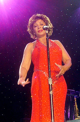 Shirley Bassey (2006)